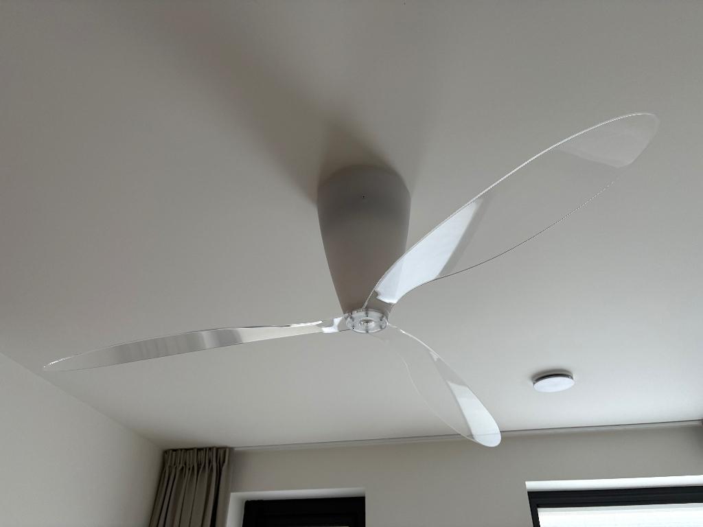 Luceplan Blow D28 transparant - met afstandsbediening, Witgoed en Apparatuur, Ventilatoren, Ophalen, Ventilator met afstandsbediening