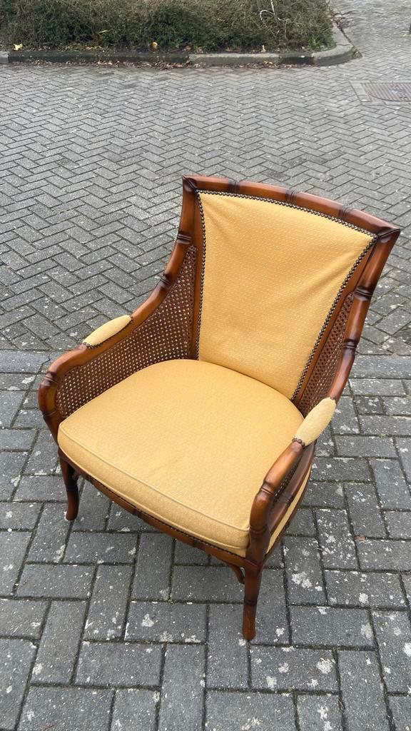 Vintage Giorgetti fauteuil in bamboe-look met gele stof, Antiek en Kunst, Antiek | Meubels | Stoelen en Banken, Ophalen