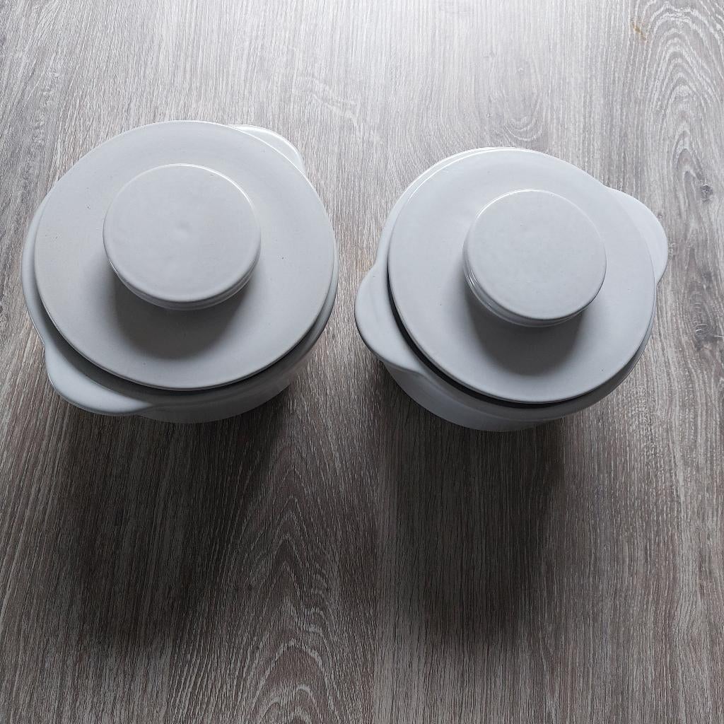 Dekschalen 2 stuks Staffel Stoneware met deksel onbeschadigd, Overige typen, Ophalen of Verzenden, Zo goed als nieuw, Overige stijlen