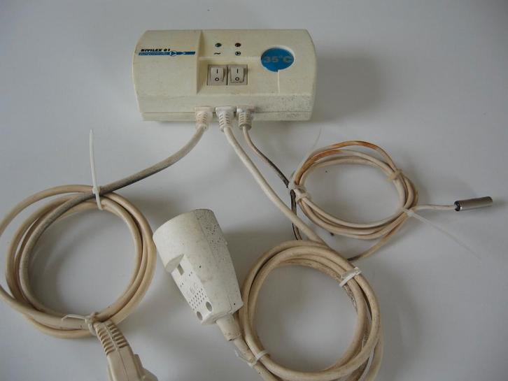 Rivilex pompschakelaar / pumpcontroller v. vloer verwarming, Doe-het-zelf en Verbouw, Verwarming en Radiatoren, Gebruikt, Radiator