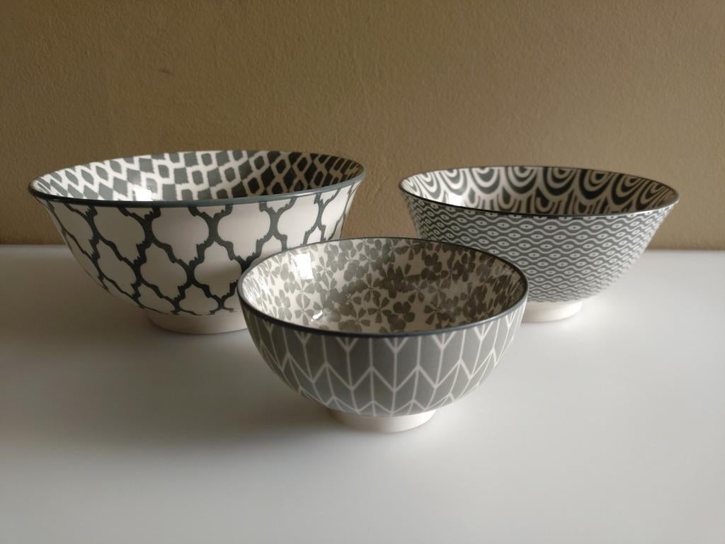 Te koop 3 x AH grijs/beige schaaltjes, Gebruikt, Overige typen, Ophalen of Verzenden, Overige stijlen