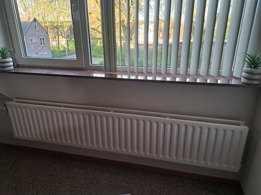 Radiator 210 x 40, Doe-het-zelf en Verbouw, Verwarming en Radiatoren, Ophalen, Minder dan 60 cm, Cv-ketel of Combi-ketel, Minder dan 30 cm
