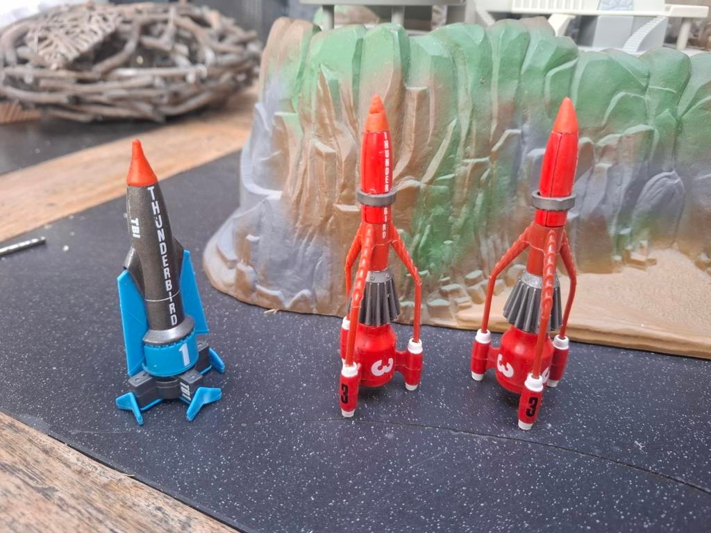 Thunderbirds eiland met raketten en voertuigen, Verzamelen, Speelgoed, Ophalen of Verzenden, Gebruikt