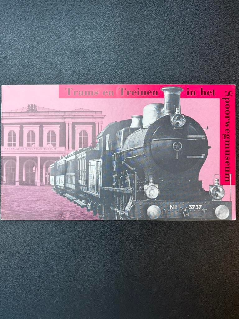 Trams en treinen in het Spoorwegmuseum (1978), Ophalen of Verzenden, Zo goed als nieuw, Trein, Boek of Tijdschrift