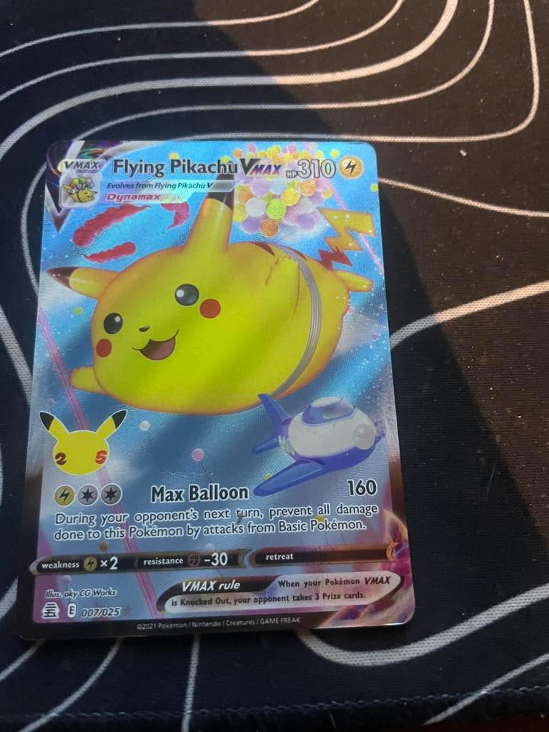 Flying pikachu Vmax 007/025, Ophalen of Verzenden, Zo goed als nieuw