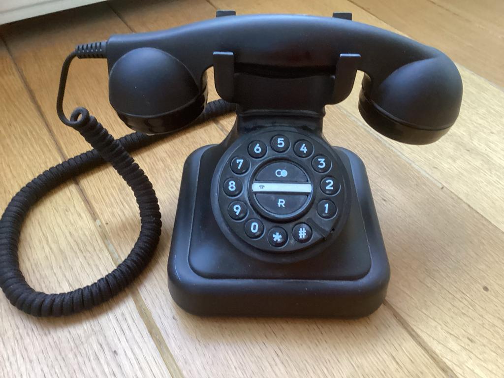 Ouderwetse  telefoon - Zwart, Telecommunicatie, Vaste telefoons | Niet Draadloos, Gebruikt, Met draaischijf, Ophalen of Verzenden