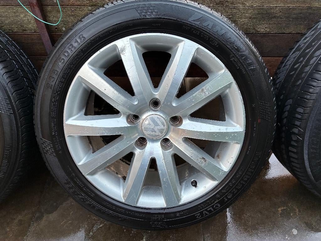 Te koop VW  T5 velgen + banden, Auto-onderdelen, Banden en Velgen, 18 inch, Banden en Velgen, Ophalen of Verzenden, 235 mm