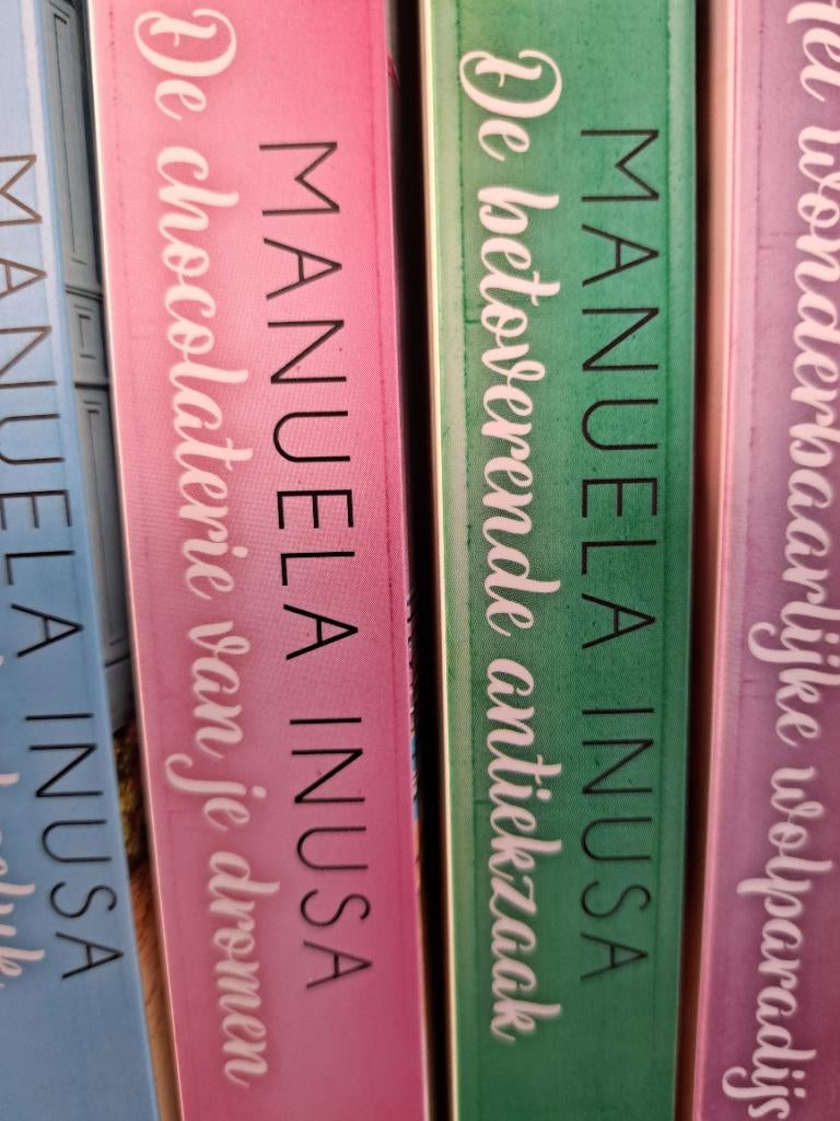 Manuela Inusa Valerie Lane deel 1t/m 4 nieuw, Ophalen of Verzenden, Nieuw, Manuela Inusa, Nederland