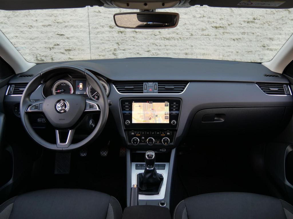 Skoda Octavia COMBI 1.0TSi PANORAMADAK/ ELEKT. KLEP/ ADAPTIV, Auto's, Stof, Gebruikt, Blauw, Handgeschakeld