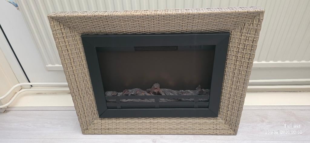 Elektrische haard  met omlijsting, Ophalen, Zo goed als nieuw, Hangende haard, Elektrische haard