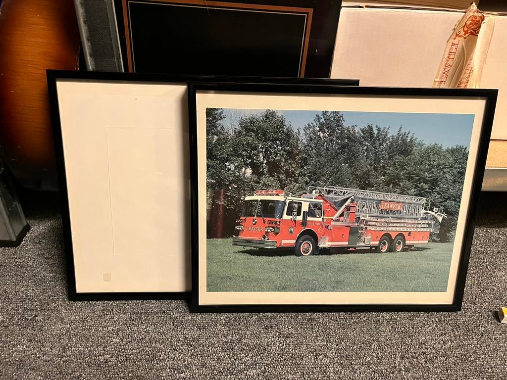 2 x foto lijst zwart 24x30 (oude brandweerwagen), Ophalen of Verzenden, Zo goed als nieuw, Minder dan 50 cm, Minder dan 50 cm