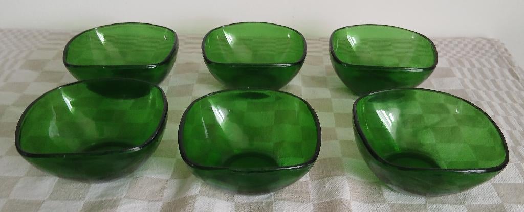 Gebruikt set van 6 groene dessert schaaltjes, Vereco, Gebruikt, Ophalen of Verzenden, Overige stijlen, Glas
