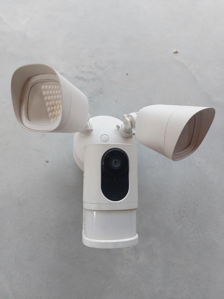 Eufy Security Floodlight Camera 2K T8424S - Goede staat, Ophalen, Zo goed als nieuw, Buitencamera