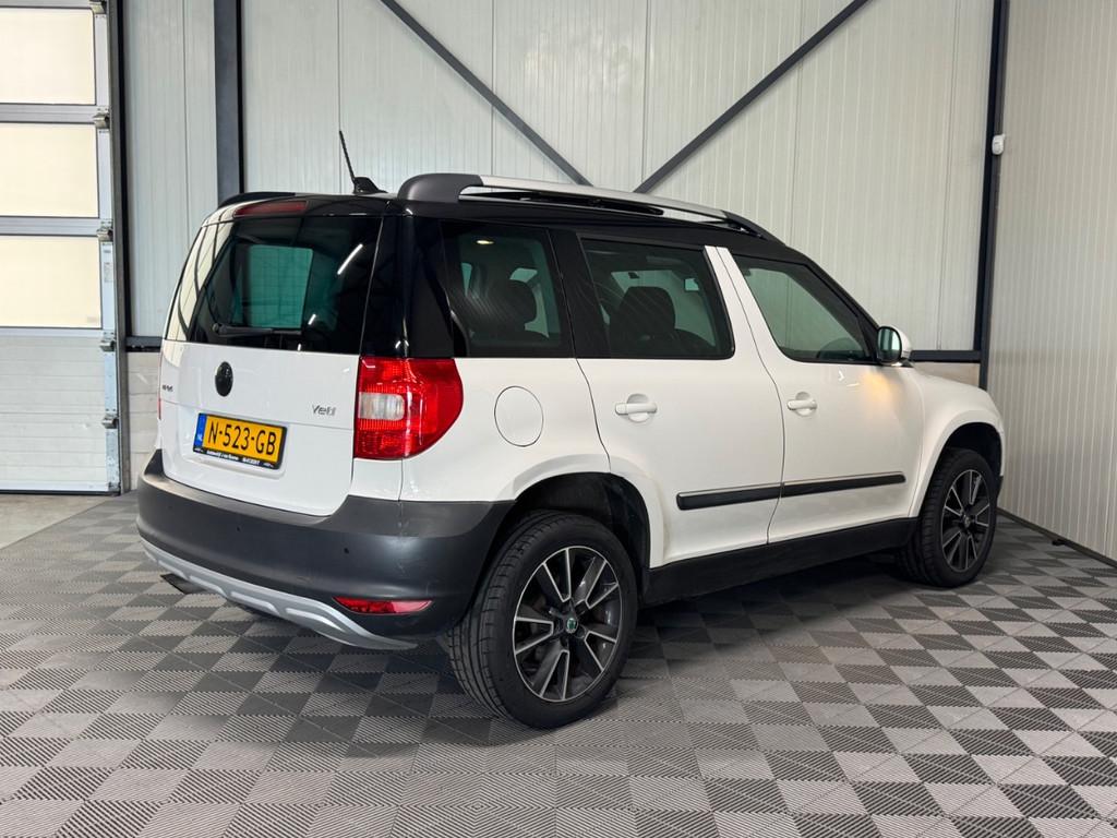 Skoda Yeti 2.0 TDI DSG | Elegance 4x4 | Pano | Navi | Trekha, Auto's, Skoda, Automaat, Euro 5, 15 km/l, Gebruikt