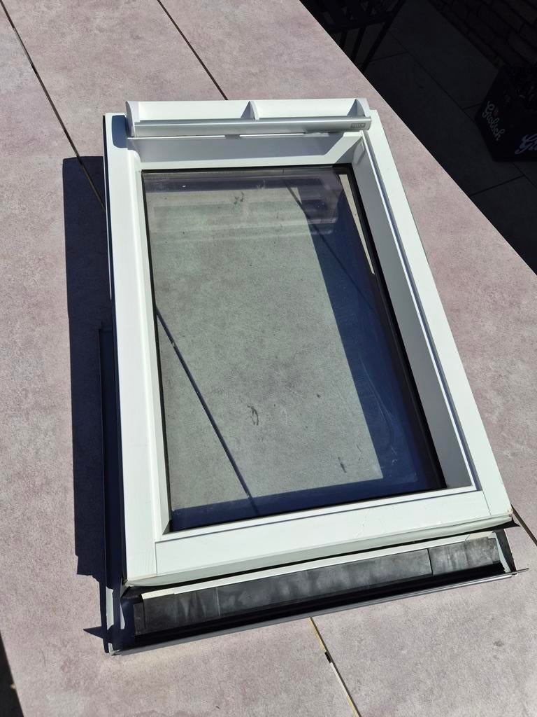 VELUX Tuimelvenster - Dakraam+kozijn GGL CK02 2070 hout wit, Gebruikt, 80 tot 120 cm, 80 tot 120 cm, Ophalen of Verzenden