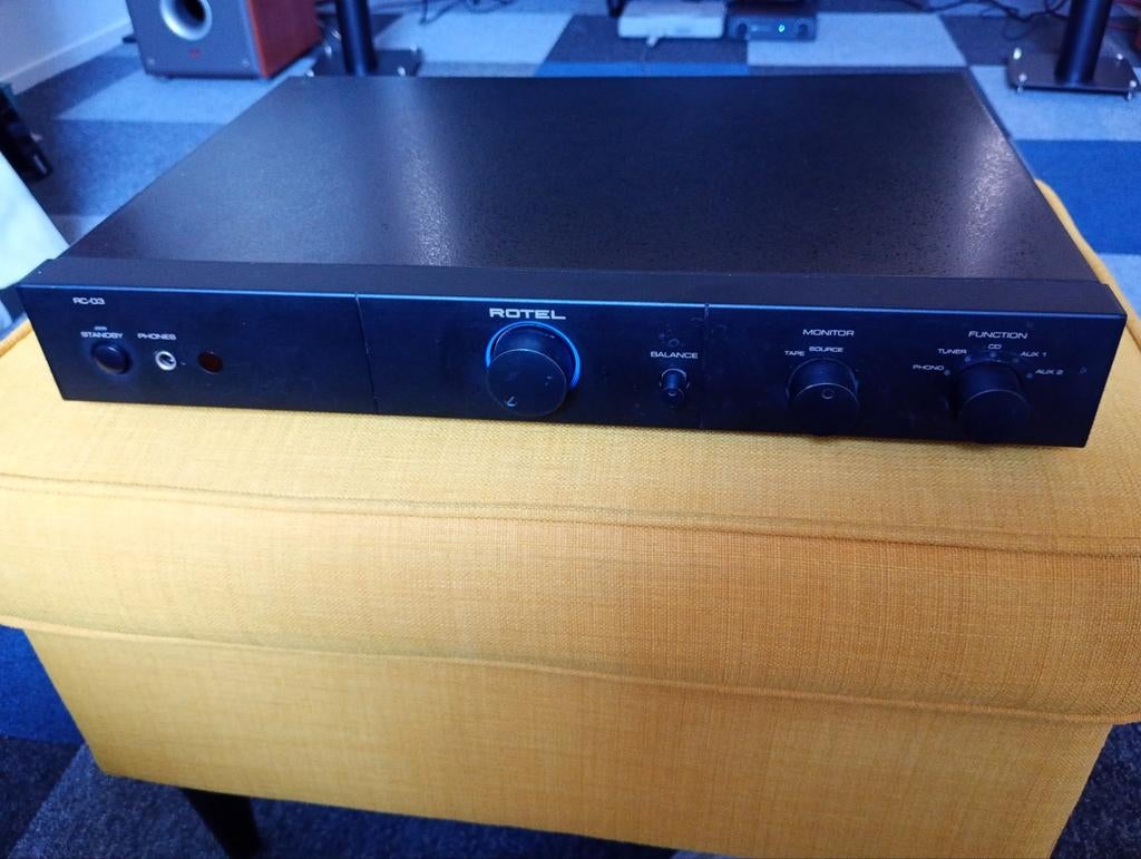 Rotel RC-03 voorversterker, Ophalen, Zo goed als nieuw, Audio