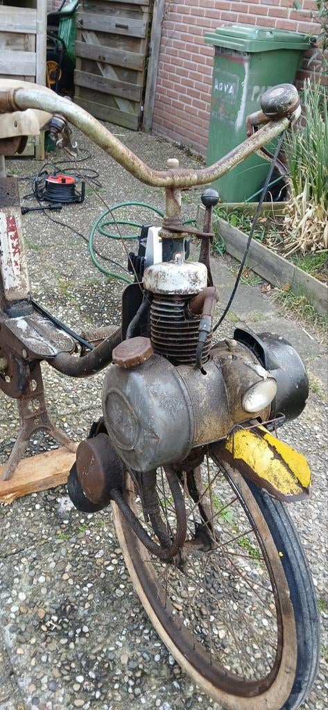 Gezocht solex frame met geldig kenteken, Fietsen en Brommers, Brommers | Solex, Ophalen of Verzenden