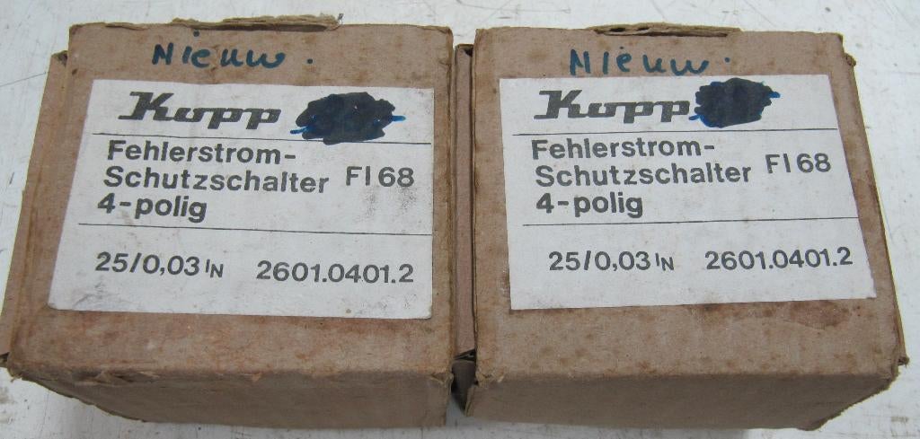 twee aaardlek schakelaars 4 polig ., Doe-het-zelf en Verbouw, Ophalen of Verzenden, Nieuw, Schakelaar
