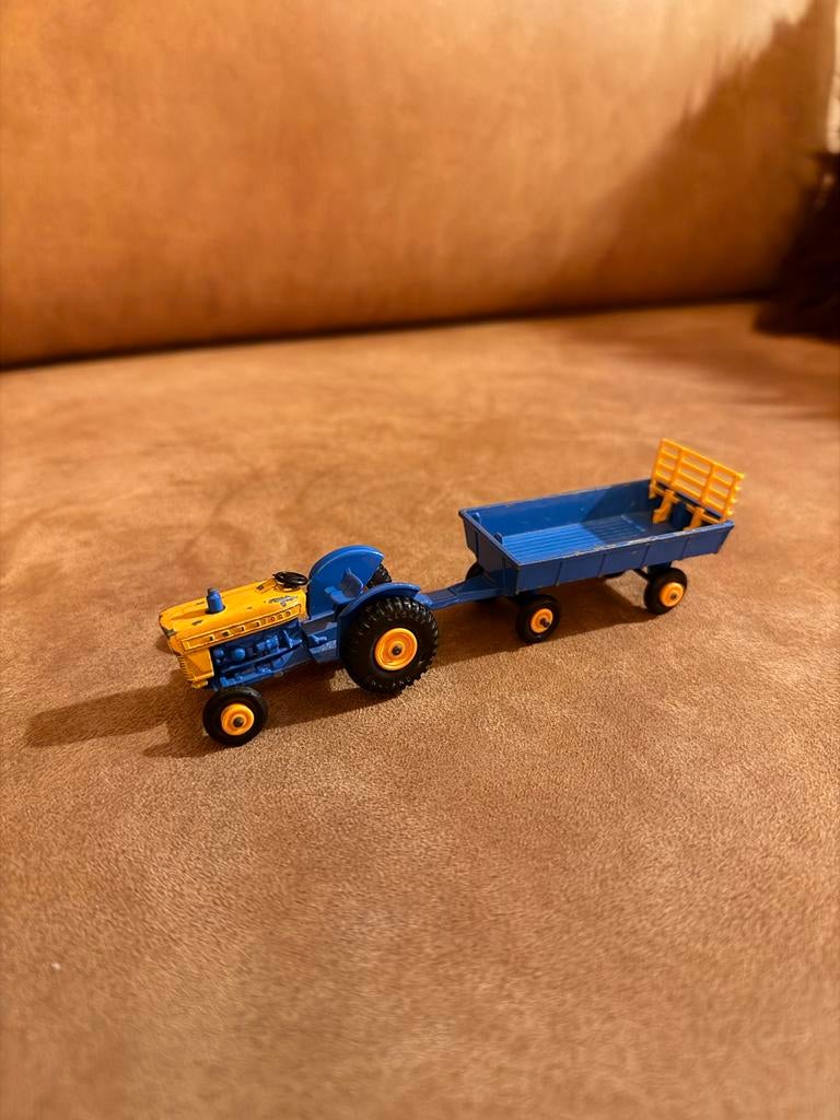 Matchbox Lesney Ford Tractor (39) & Hooiaanhanger (40) 1967, Ophalen of Verzenden, Gebruikt, Tractor of Landbouw