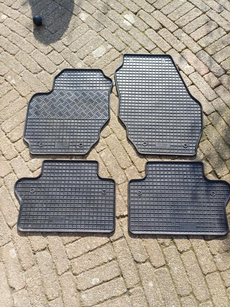 Rubberen matten voor Volvo V70 vanaf 2008, Ophalen of Verzenden