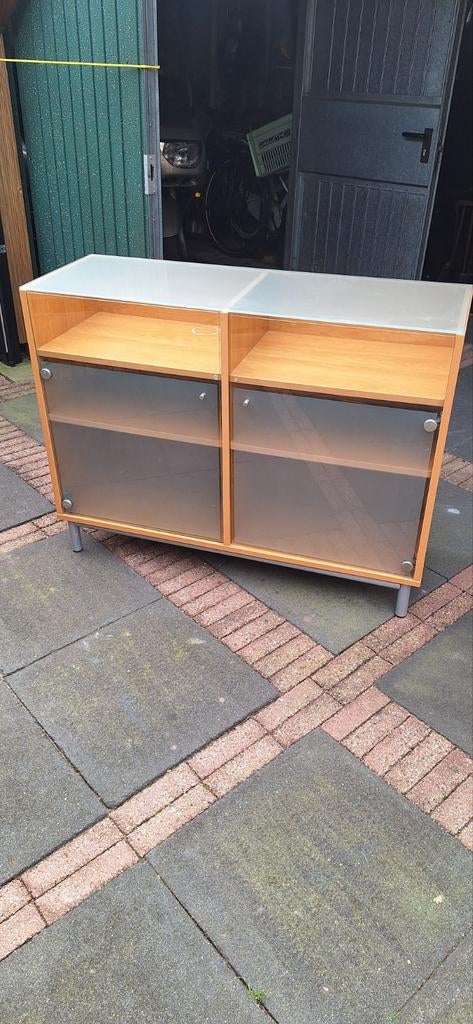 Ikea kast/dressoir met glazen deuren en blad, Huis en Inrichting, Ophalen, 100 tot 150 cm, Glas, Modern