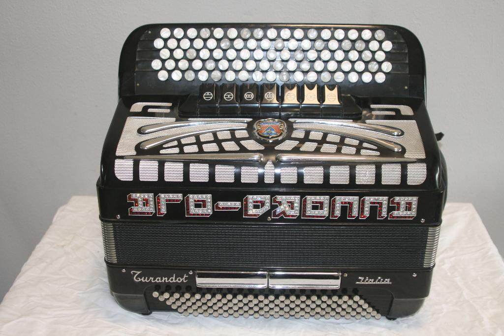 Mooie Accordiola Turandot B-Griff - 4 Korig - 120 bas, Muziek en Instrumenten, Ophalen, Met koffer, Knopaccordeon, 120-bas