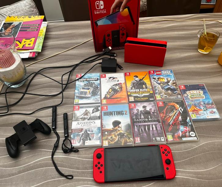 Nintendo Switch OLED Rood, Spelcomputers en Games, Spelcomputers | Nintendo Switch, Zo goed als nieuw, Switch OLED, Zonder controller