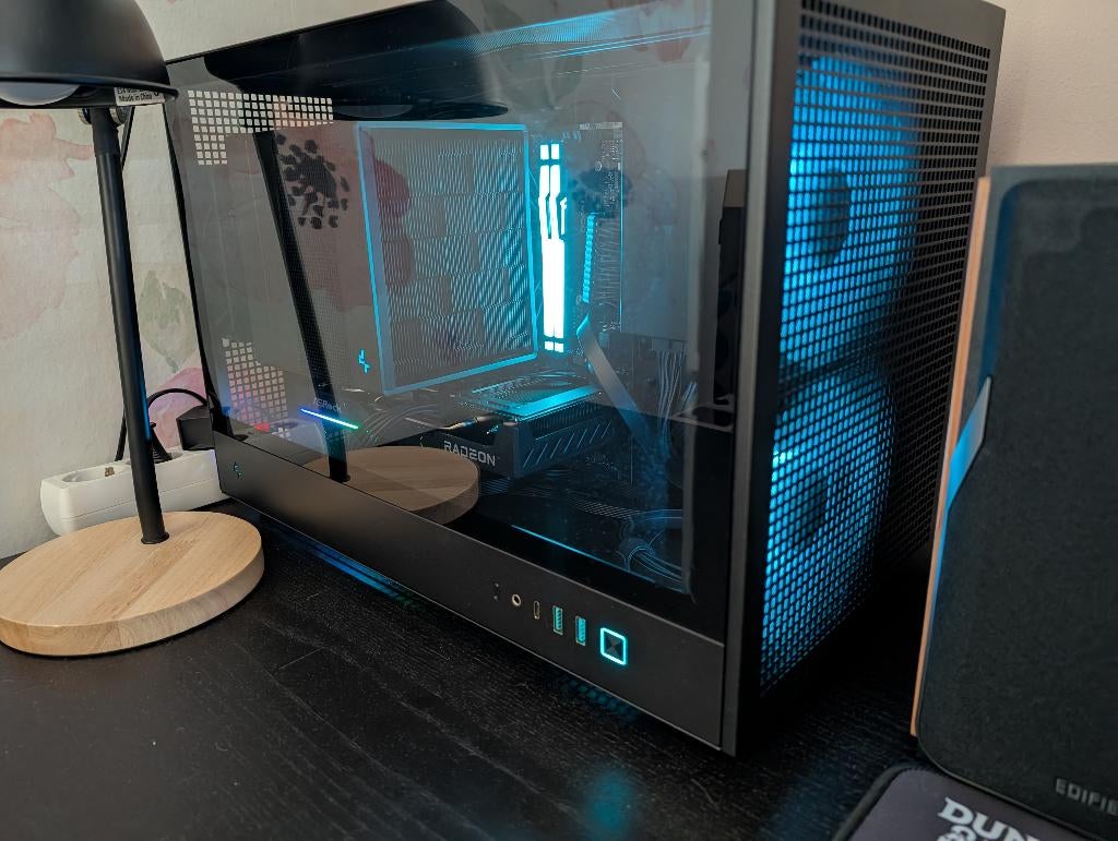 Complete AMD Gaming Setup: Ryzen 5 9600X & RX 9060 XT 16GB, Computers en Software, Desktop Pc's, Zo goed als nieuw, 4 Ghz of meer