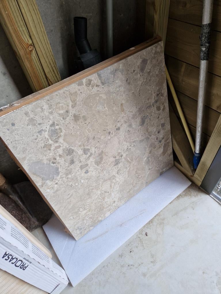 Nieuwe tegels 60x60 cm 4,68 m², Ophalen, 60 cm of meer, Nieuw, Minder dan 5 m²