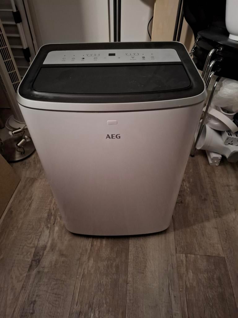 AEG mobiele airco, model AXP26U338BW, Witgoed en Apparatuur, Airco's, Ophalen, Minder dan 60 m³, 3 snelheden of meer, Zo goed als nieuw