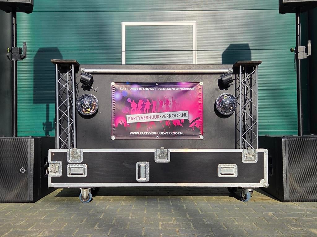 DJ Meubel / DJ Booth incl. verlichting

Te koop aangeboden, Ophalen, Eh, Info@partyverhuureerbeek.nl, Nl