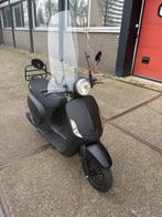 Djjd cashmere snor scooter IGET injectie matzwart met Helm, Overige merken, Ophalen of Verzenden, Zo goed als nieuw, Benzine