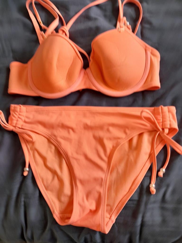 Oranje bikini met omslagdoek, Kleding | Dames, Badmode en Zwemkleding, Ophalen of Verzenden