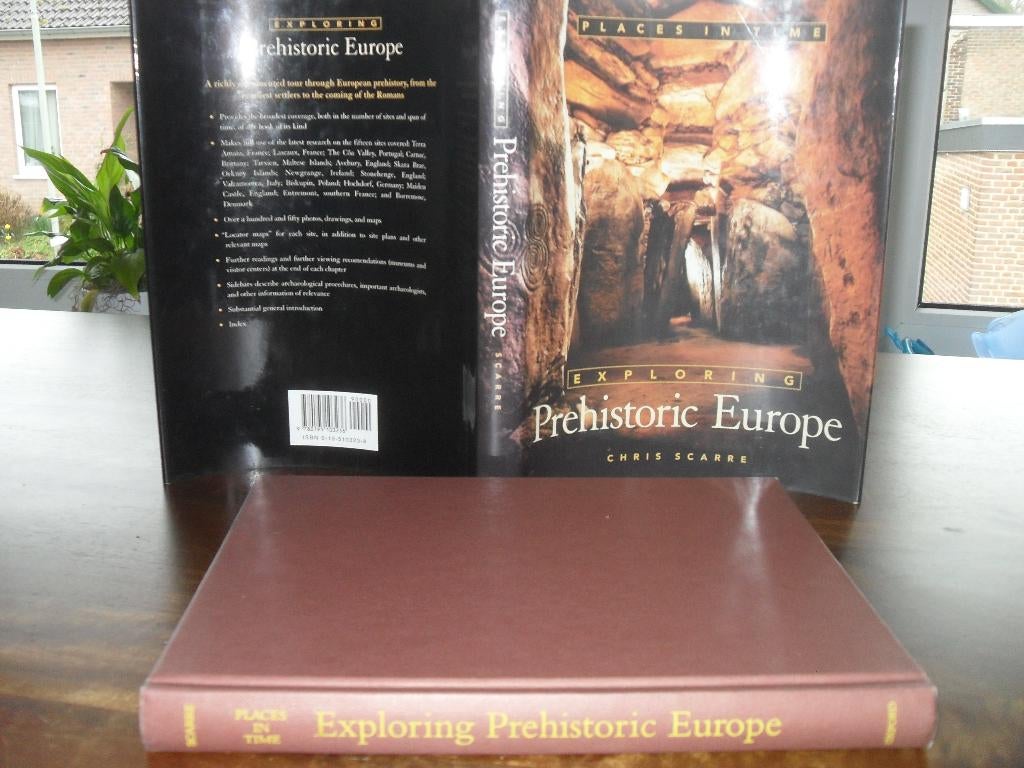 BOEK CHRIS SCARRE-EXPLORING PREHISTORIC EUROPE., Ophalen of Verzenden, Zo goed als nieuw, Los deel, Chris Scarre.