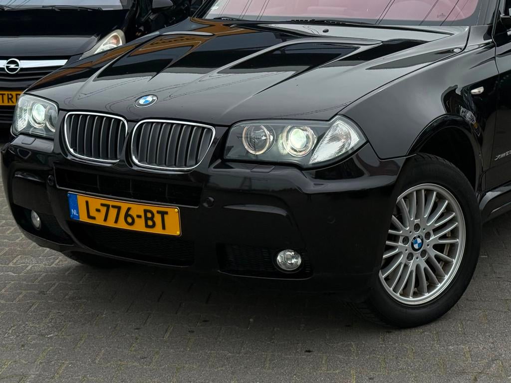 BMW X3 XDrive25i PANO/XENON/M-PAKKET/STLVRM/LEDER/PDC/VOL OP, Automaat, 1730 kg, Zwart, 2497 cc