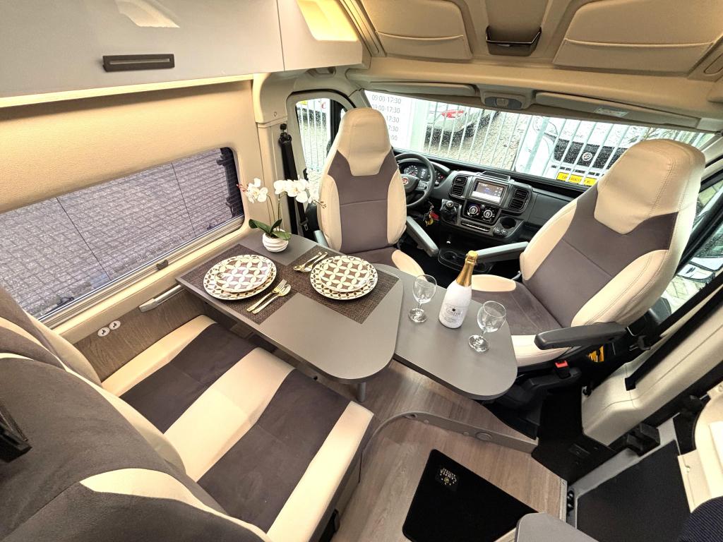 Chausson V594 Roadline DWARSBED FIAT8 LUCHTVERING 5.99M, Caravans en Kamperen, Campers, Fiat, Tot en met 3, 5 tot 6 meter, Standaard zit