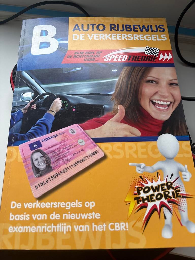 Auto Theorie Boek - Speedtheorie Rijbewijs B, Boeken, Ophalen of Verzenden, Zo goed als nieuw, Algemeen