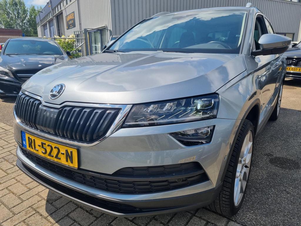 Skoda Karoq 1.0 TSI Panodak Camera Sportstoelen, Stof, Gebruikt, 1261 kg, 116 pk