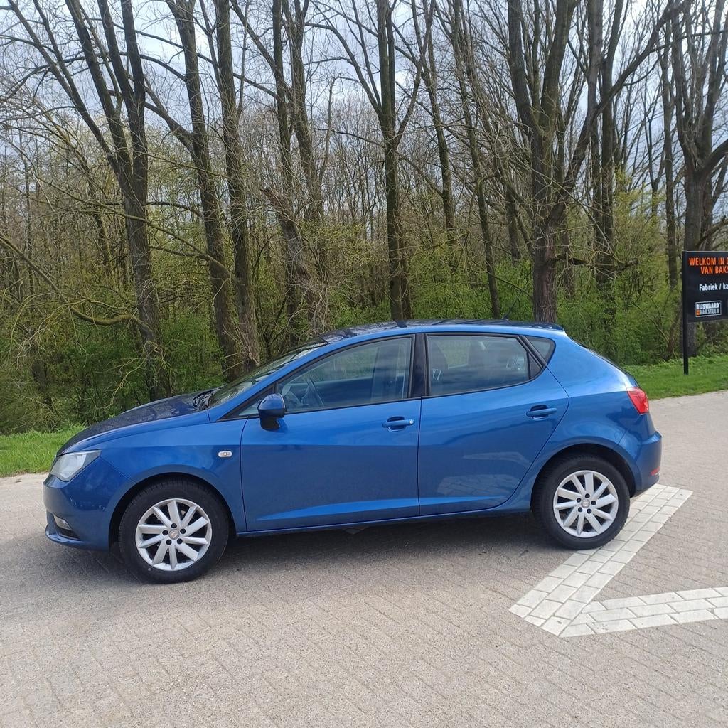 Seat Ibiza 1.2 63KW 5DRS 2013 Blauw, Auto's, Voorwielaandrijving, 40 €/maand, Ibiza, Handgeschakeld