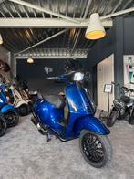 Vespa sprint 50S | Custom | Full option | Nieuwstaat |3000km, Ophalen, Overige modellen, Zo goed als nieuw, Benzine