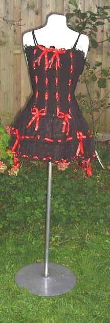 Gave zwart rode punk jurk, lintjes, tule, roesjes, kant mt S, ., Zwart, Nieuw, Ophalen of Verzenden