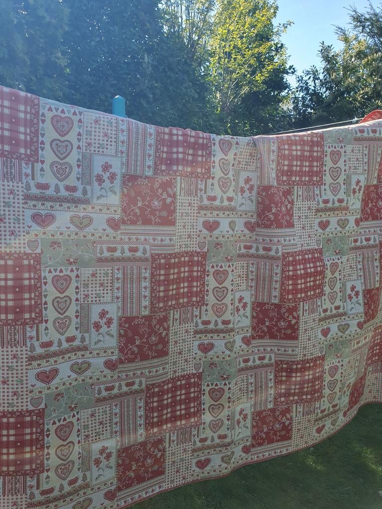 Patchwork kleed of grand foulard met harten en ruitpatroon, Huis en Inrichting, Rood, 100 tot 150 cm, Ophalen of Verzenden, Zo goed als nieuw