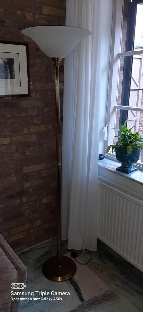 Elegante staande lamp met glazen kap, Huis en Inrichting, Lampen | Vloerlampen, Ophalen, Gebruikt, Klassiek, Glas