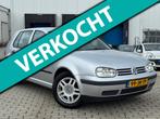 Volkswagen Golf 1.4-16V Comfortline 5 drs Recaro Carplay NAP, Voorwielaandrijving, Gebruikt, Zwart, 1104 kg