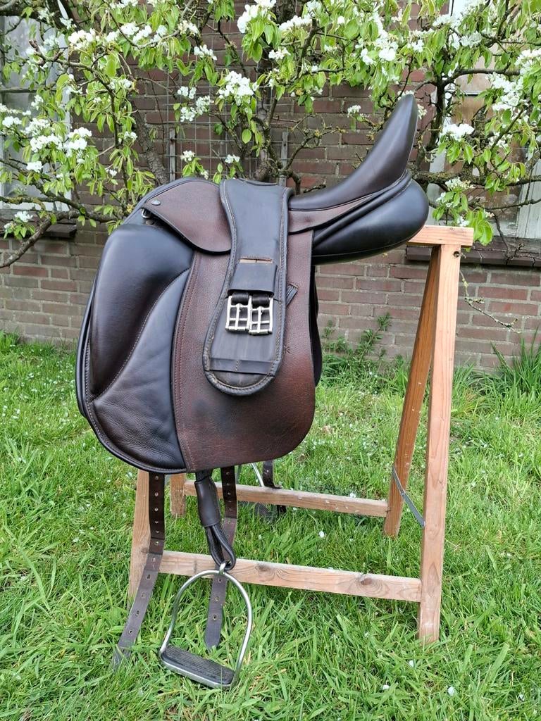 Compleet Ideal Hayley dressuurzadel. 17,5 inch wide boom., Ophalen, Gebruikt, Dressuur
