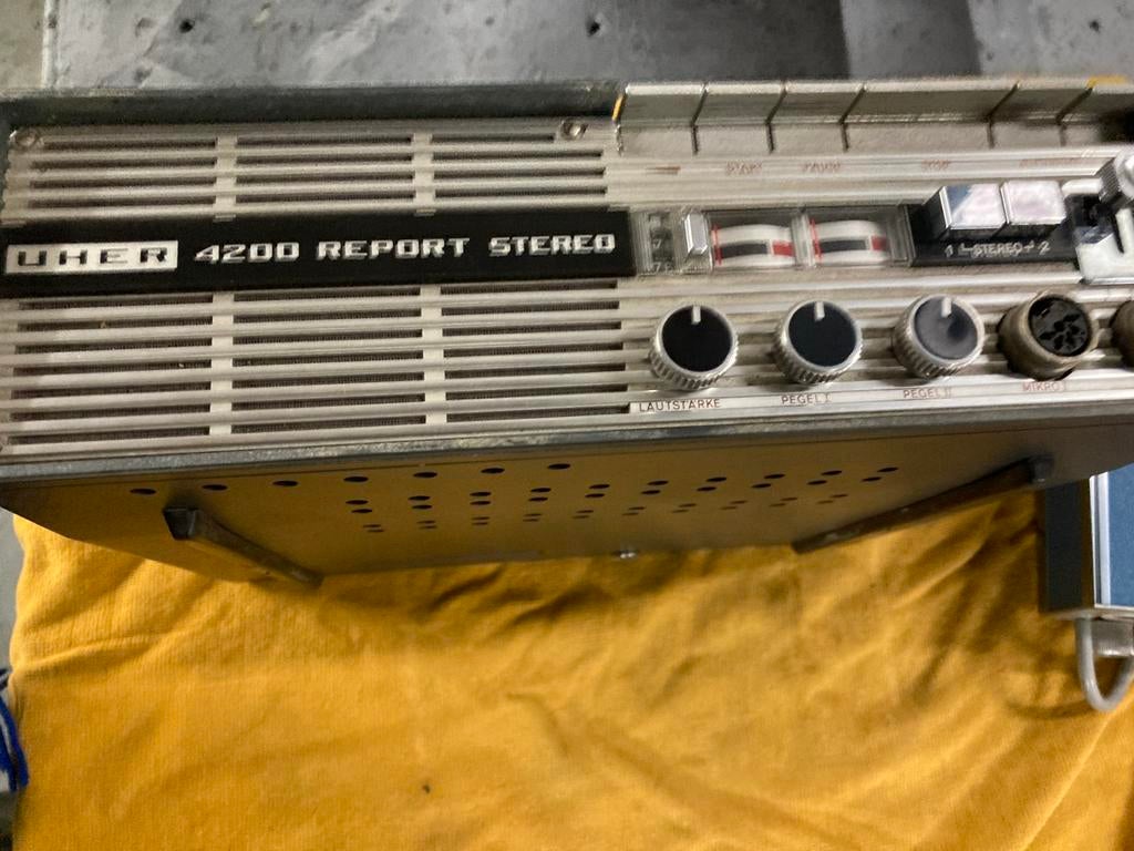 Uher 4200 Report Stereo met professionele draagtas, Ophalen of Verzenden, Bandrecorder