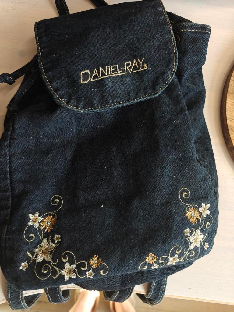 Daniel Ray denim kleine rugzak met bloemenborduurwerk, Overige merken, Gebruikt, Minder dan 30 cm, Ophalen of Verzenden