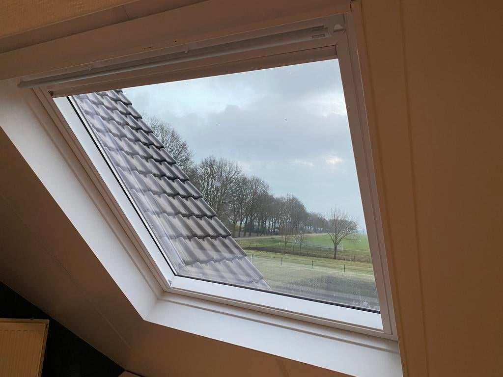 2x VELUX GGU SK06 Kunststof 114x118 HR++ Wit Compleet, Doe-het-zelf en Verbouw, Glas en Ramen, Ophalen, 80 tot 120 cm, 80 tot 120 cm
