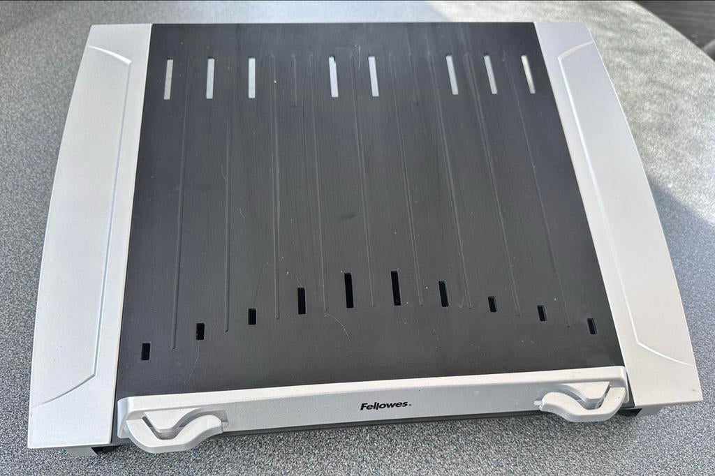 Fellowes laptopstandaard, Ophalen of Verzenden, Zo goed als nieuw, In hoogte verstelbaar