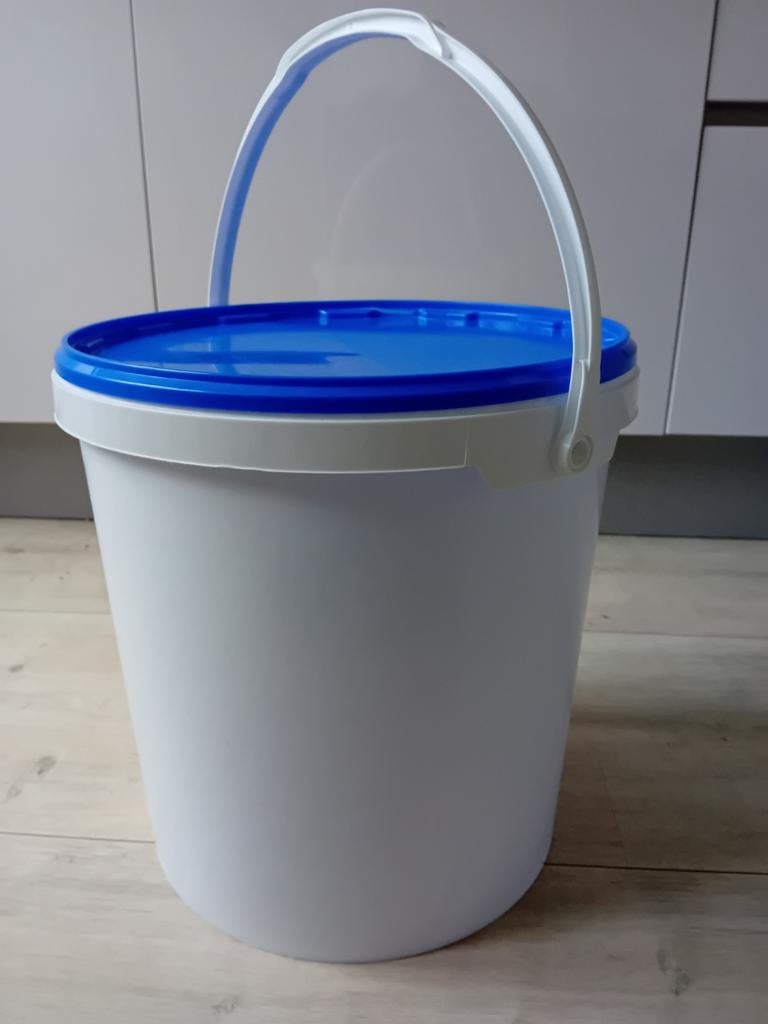 20L emmers met deksel (10 voor 30.-), Ophalen of Verzenden, Zo goed als nieuw, Kunststof, Met deksel